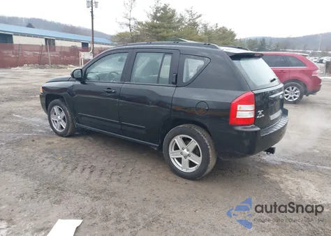 2010 Jeep Compass Sport из США, поврежденный, VIN 1J4NF4FB9AD592944